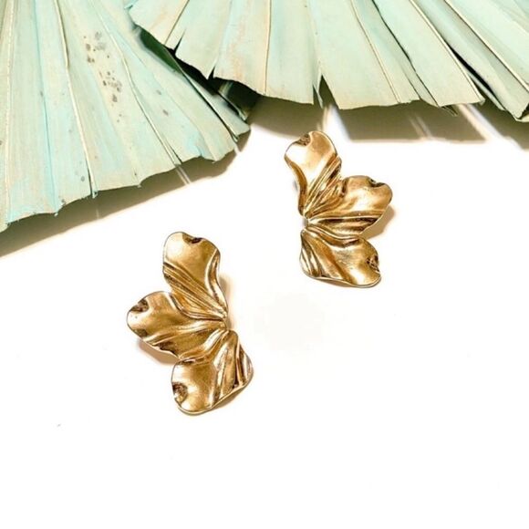 Flower statement earrings in gold #197 - Picture 3 of 6